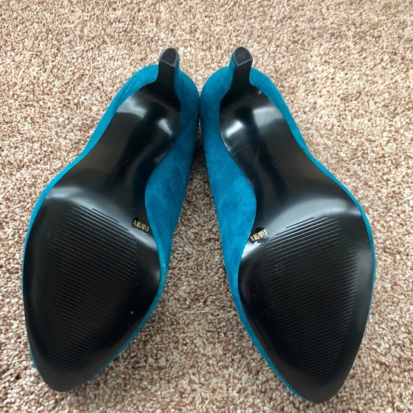 BCBGeneration Parade Teal Leather Pumps Heels 8.5 - Picture 3 of 4